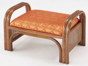 画像1: 籐ご仏前金襴座椅子 ロータイプ （朱色生地ブラウン色フレーム）