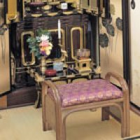 画像1: 籐ご仏前金襴座椅子 ハイタイプ （紫色生地ダークブラウン色フレーム）